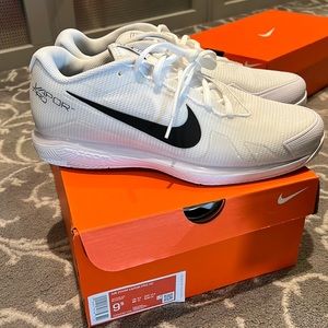 Never been worn AIR ZOOM VAPOR PRO HC